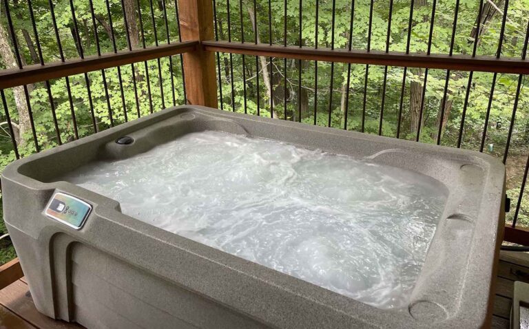 treehouse 7 hot tub