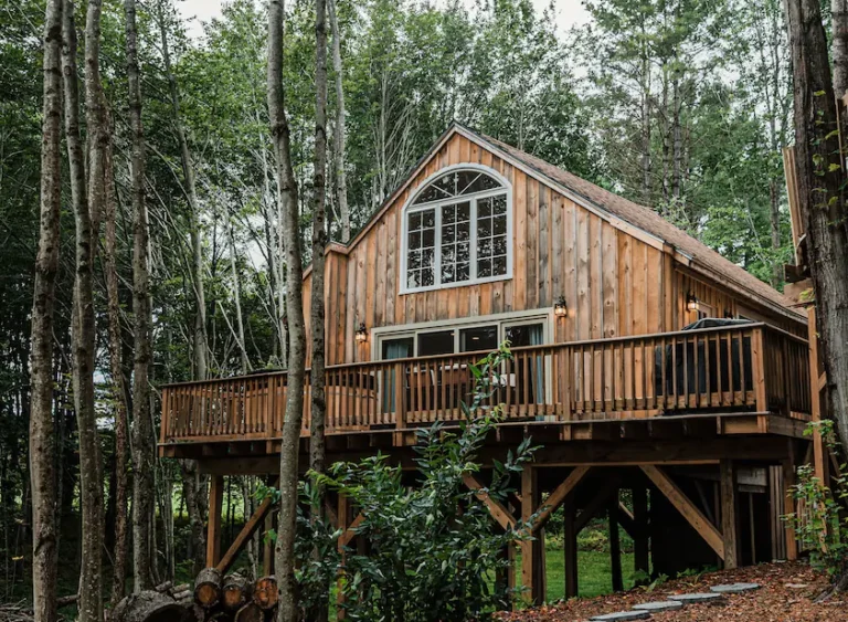 Best Treehouse Cabins in New England (You won't want to leave!)