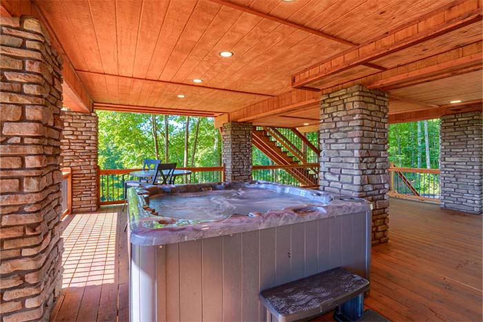 soaring eagle lux treehouse hot tub