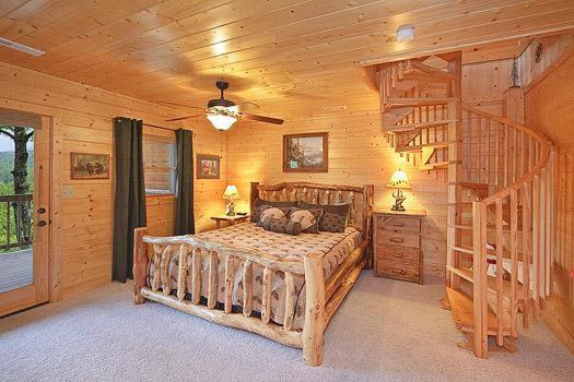 treetops holiday home bedroom