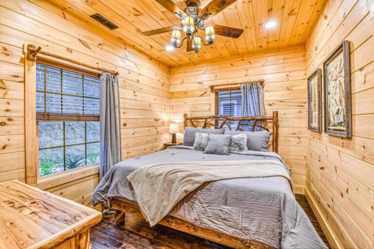 Alpine-Creekside-Chalet4
