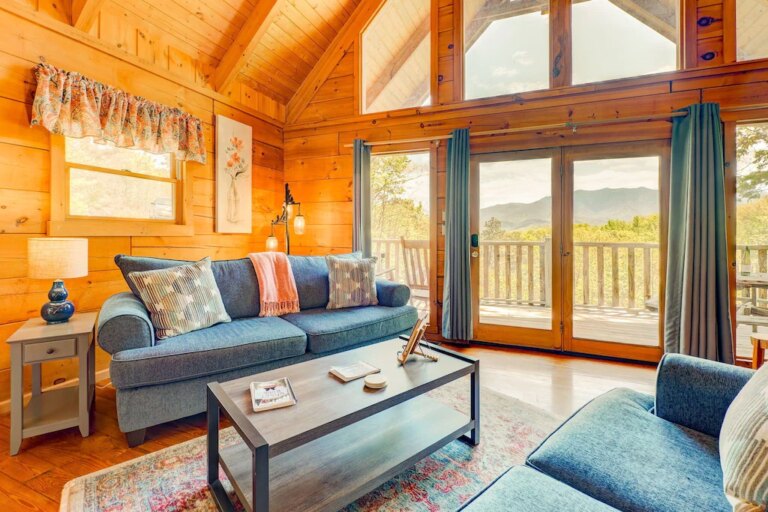 Awesome-View-Romantic-Log-Cabin3.jpeg