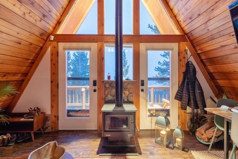 Charming-Cabin-Home-W-Mountain-View-Spa-Sauna1.jpeg