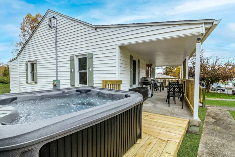 Lovely-Cottage-w-Hot-Tub-Grill-@-New-River-Gorge4.jpeg