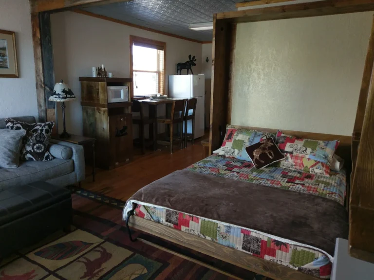 Majestic Moose Cabin2