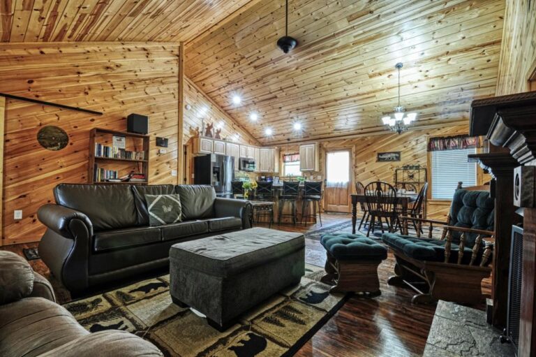 Moonlight Woods Cabin1