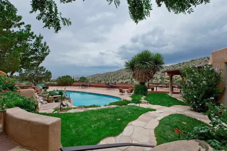 Private Authentic Cabin2