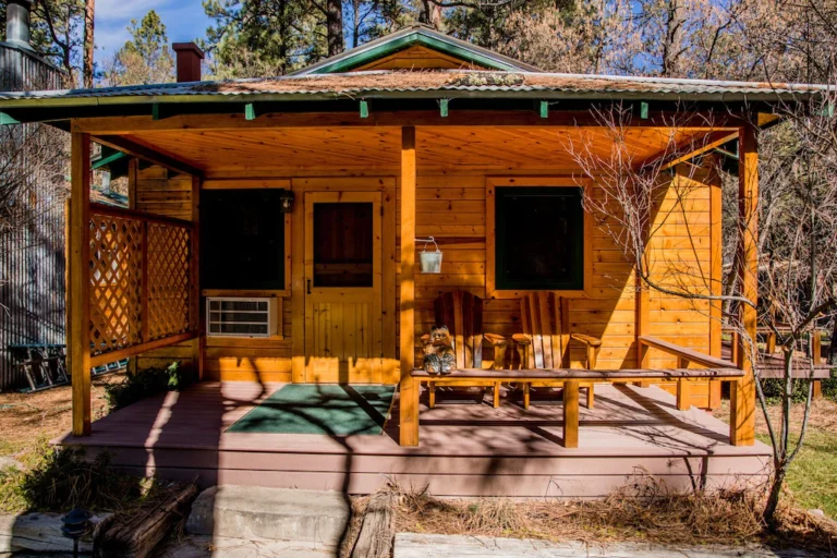 Quaint little cabin3