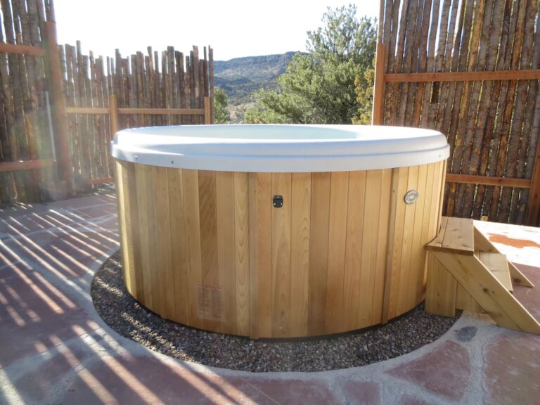 Rio-Grande-Gorge-Casita-traditional-adobe-hot-tub-hiking-privacy5.jpeg
