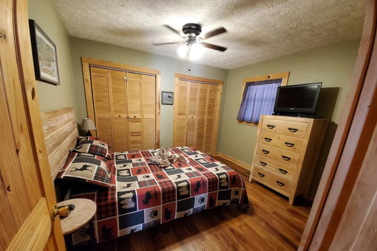 Tennessee-Dream-Cozy-Cabin-Wears-Valley-Pigeon-Forge2.jpeg
