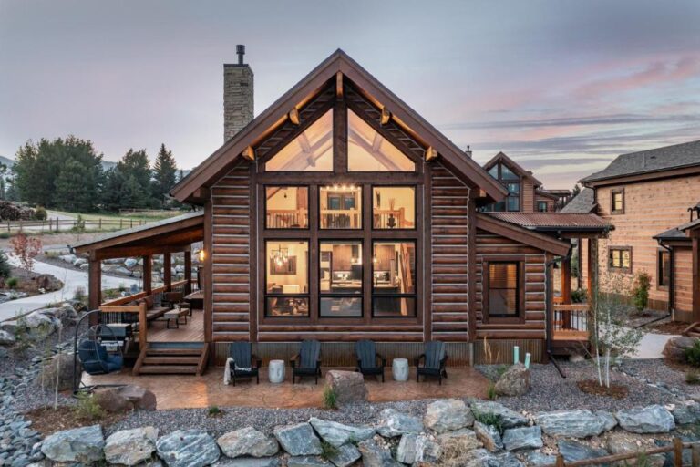 Exploring the Best Cabins with Hot Tubs in Estes Park in 2023