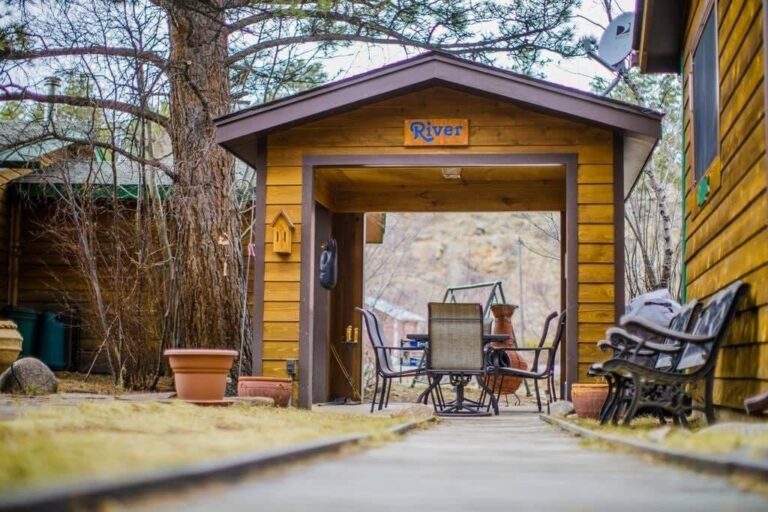 Exploring the Best Cabins with Hot Tubs in Estes Park in 2023