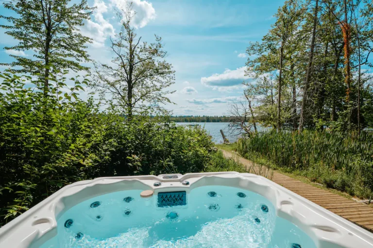 Exploring the Best Cabins with Hot Tubs in Michigan in 2023