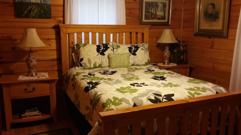 BIG-ROCK-LOG-CABIN-Beside-Natural-BridgeRed-River-Gorge-4.jpeg