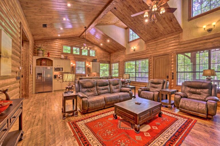 Catcha-Fallin-Star-2-Bedroom-Suites-and-Fire-Pit-4