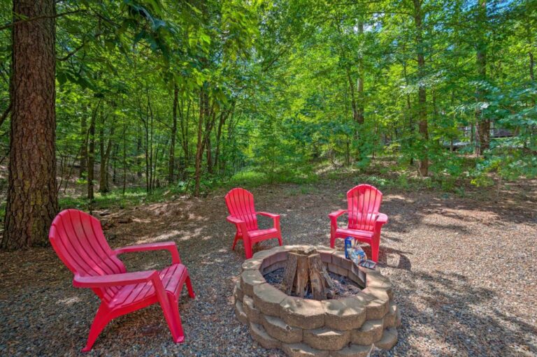 Catcha-Fallin-Star-2-Bedroom-Suites-and-Fire-Pit-5