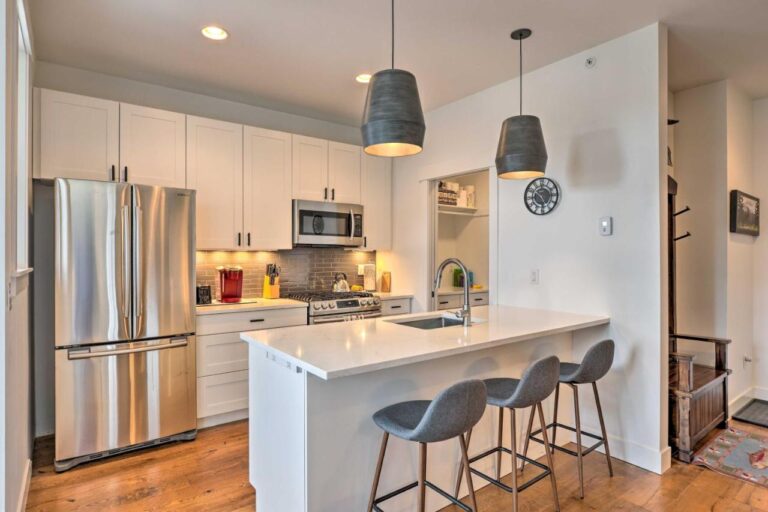 Chic-Grand-Lake-Condo-Near-Hiking-and-Boating-3