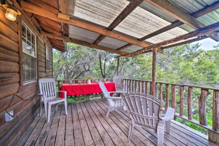 Cozy-Davis-Cabin-with-Deck-Nestled-by-Honey-Creek-2