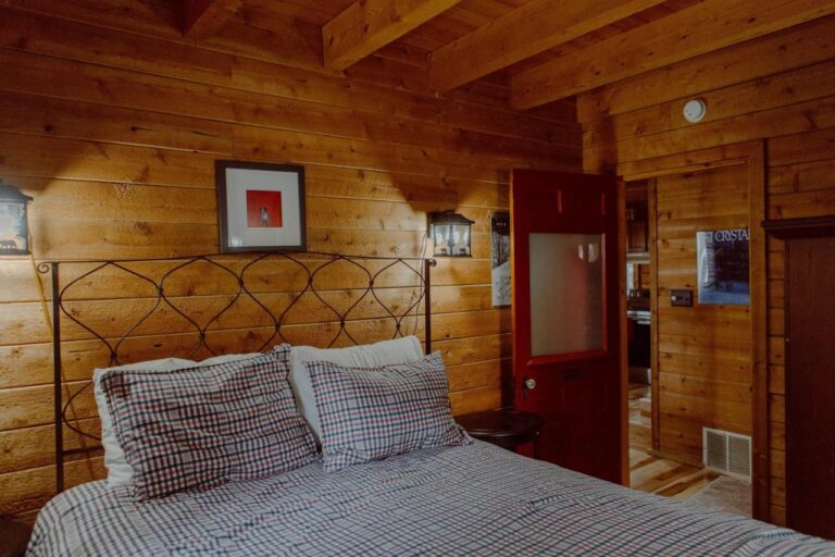 18 Romantic Cabins in Michigan for any budget in 2023