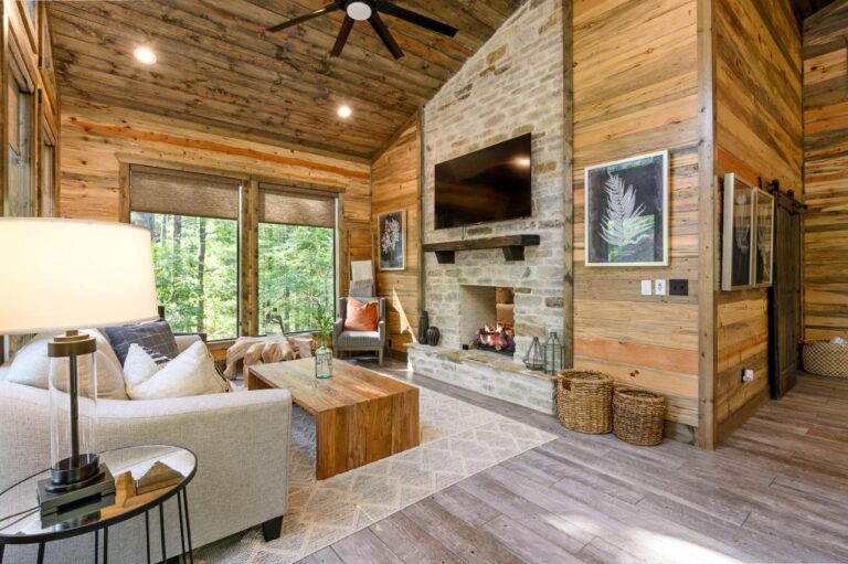Cuddle-Up-Couples-Cabin-Luxury-Amenities-Outdoor-Patio-Hot-Tub-Fire-Pit-with-Firewood-Secluded-4
