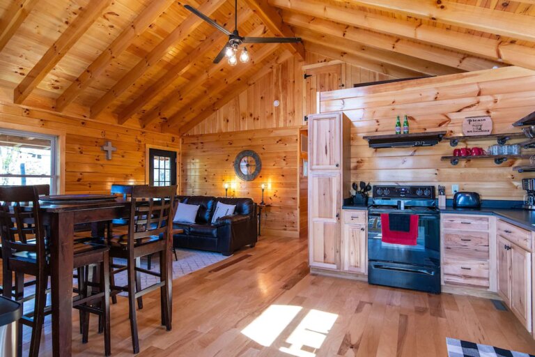 Hot-Tub-WiFi-Family-Log-Cabin-Cozy-Canopy-Red-River-Gorge-Kentucky-4.jpeg
