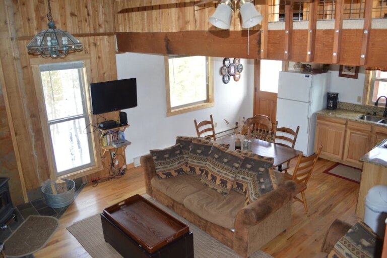 Mountain-Getaway-Escape-to-a-Mountain-Retreat-4.jpeg