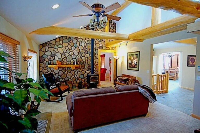 Private-4-ACRES-Winter-solitude-and-a-different-experience.-Book-NOW-4.jpeg