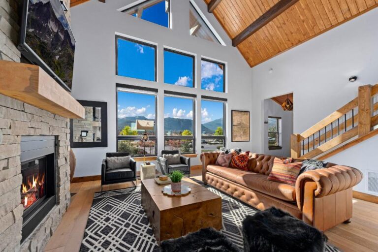 Stylish Cabin4