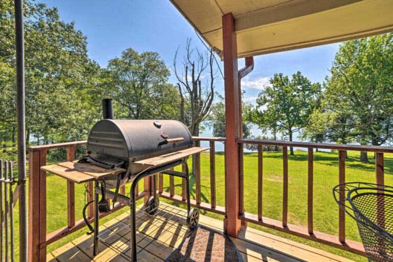 Waterfront Family Retreat3