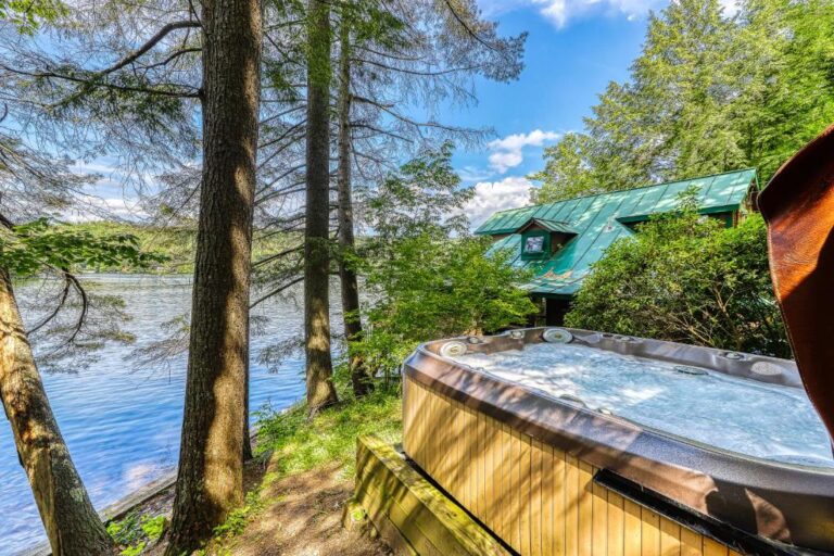 Hall's All-Seasons Lake House