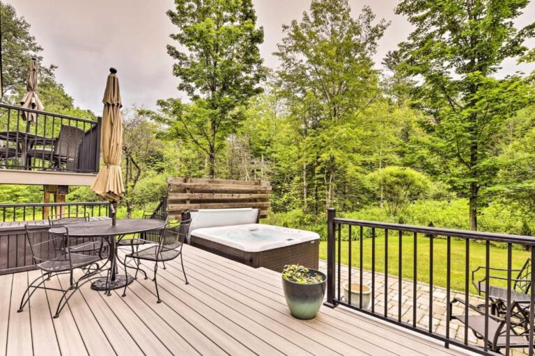 Inviting A-Frame Cabin2